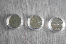 LOT  DE  3  PIECES  DOREES  DE