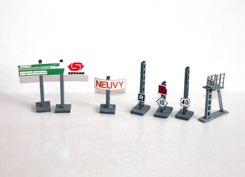 Lot panneaux signalisation - panneaux,