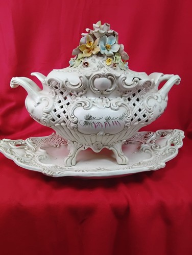 Grande soupière ancienne