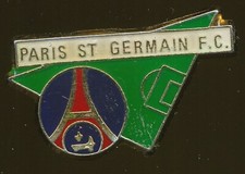 PIN'S PSG PARIS SAINT-GERMAIN ANNEES 90'S - MODELE ECUSSON ET TERRAIN