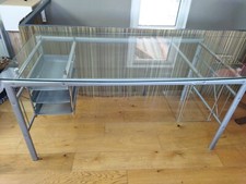 Bureau en verre, très grand plateau de travail format 150 x 80 cm, très bon état