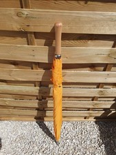 134 - Rare, parapluie Veuve Clicquot. Ancienne poignée bois  Collector.