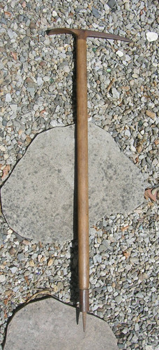 Ancien piolet marche en - de,