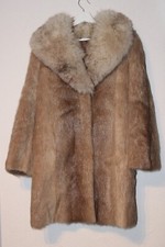 manteau fourrure véritable femme beige taille M état neuf.