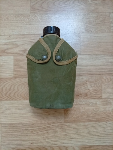 Gourde militaire 1986 - gourde,