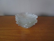 6 Coupelles / coupes à fruits / Apéritif en verre moulé Art Déco