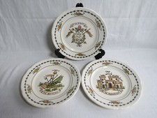3 assiettes plates