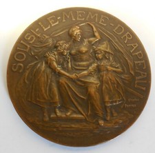 ANCIENNE MEDAILLE  BRONZE CHARLES PERRON SOUS LE MEME DRAPEAU LIBERTE JUSTICE