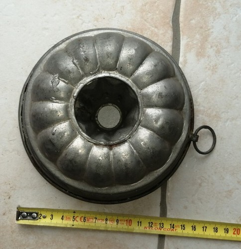 Ancien moule gâteau - ancien,