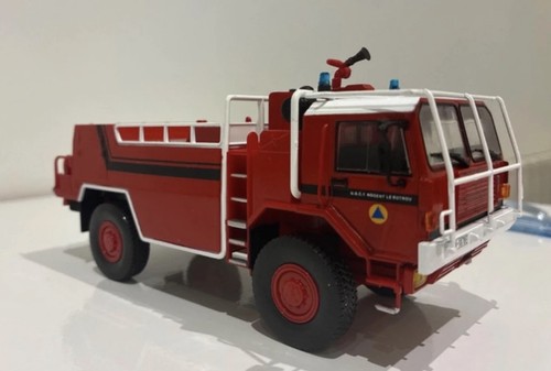 Camion citerne forestier