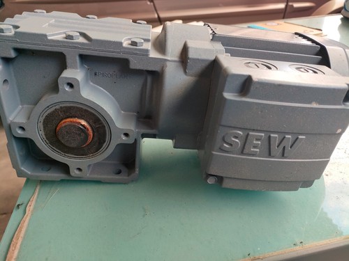 Motoreducteur triphasé sew - motoreducteur,