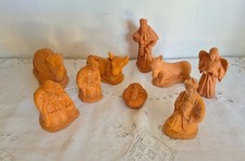 Ancienne crèche  provençale Cavasse , 9 santons  , en terre cuite brute