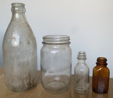 LOT DE 4 FLACONS et BOUTEILLE