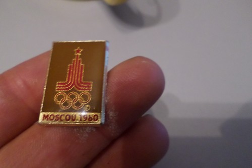 Broche badge pin moscou 1980 - broche,