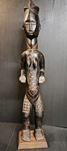 Statue bété 104 cote - 104, cm