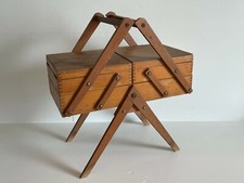 Ancienne  Boite Travailleuse