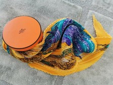 Hermès carré plissé