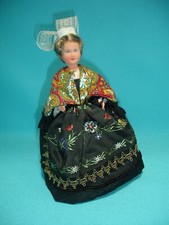 Poupée PHILIPPE folklorique