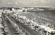 Les Sables d'Olonne - le remblais et la plage
