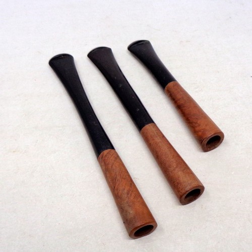 Lot fumes cigarette - 3,