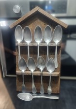 ensemble 10 cuillères anciennes en étain et présentoir mural (1840-1860) style a