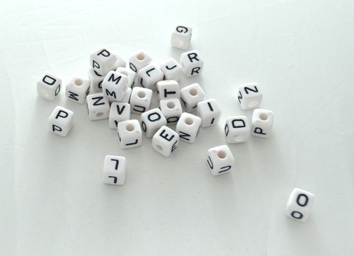 Perle alphabet blanche cube - 10,