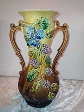 Rare Vase en barbotine à