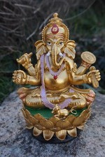 J34  FIGURINE STATUETTE STATUE