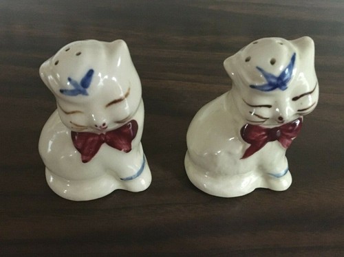 Cat salt pepper shakers - &,