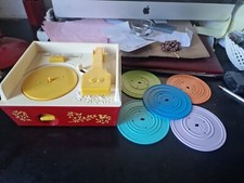 tourne disques  vintage FICHER PRICE Music Box Record Player + 5 DISKS
