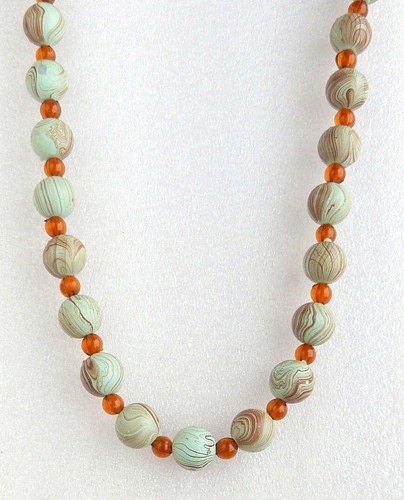 Joli collier perles - de, vert