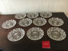 9 assiettes en cristal de