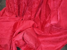 COUVRE-LIT ANCIEN. DAMAS EN