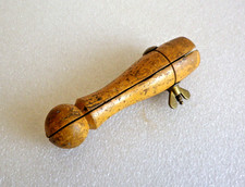 étau a main en buis ,outil