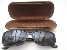 - GUCCI  Lunettes de soleil