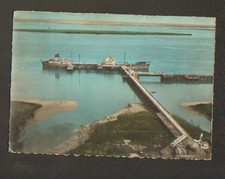 PAUILLAC (33) BATEAU CARGO PETROLIER à QUAI , vue aérienne LAPIE en 1960