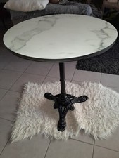 Table de bistro pied en fonte plateau imitation marbre 