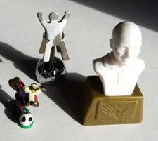 3 FIGURINES  "FOOTBALL 1998"