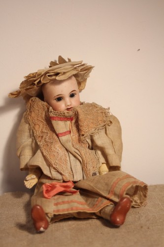 Ancienne poupée mignonette - poupée,