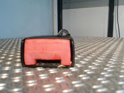 Attache ceinture arriere