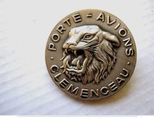 ANCIEN INSIGNE DE LA MARINE NATIONALE DU PORTE AVIONS LE CLEMENCEAU