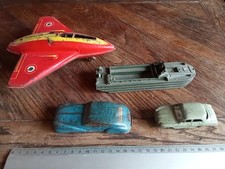 Lot Véhicules Miniatures Jouets anciens à Restaurer Dinky Toys  Dauphine Avion..