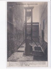 PARIS: la guillotine - très