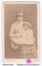 JEUNE FEMME AU CHAPEAU &