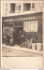 S23431 cpa Carte Photo à identifier - Bazar Parisien