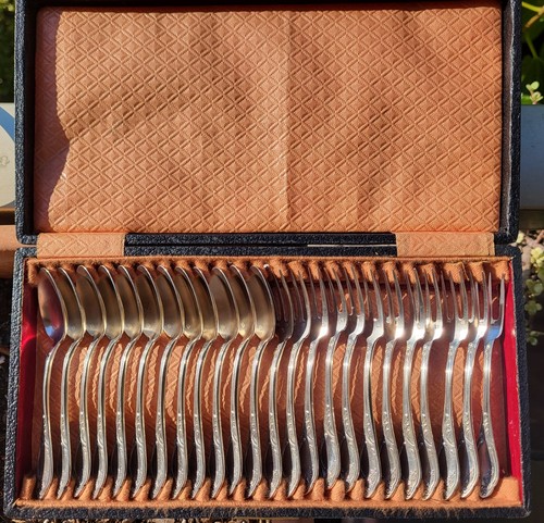 Coffret douze couverts - douze, a