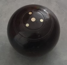 Ancienne boule de boulingrin