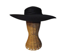 Capeline Noire à Ruban et