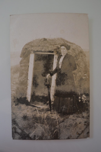 Photo abri sous botte foin - photo,