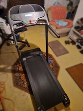 Tapis de course électrique comme neuf  195 euros.